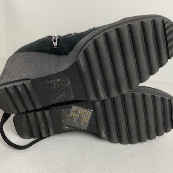 BAKERS Quilted Tall Lace Up Wedge Boots Sz 10 - Picture 13 of 14